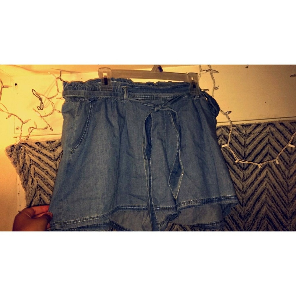 Brand New Red Camel Shorts 💖